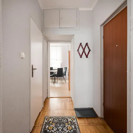 Apartamento Ochota Serene By Bookinghost