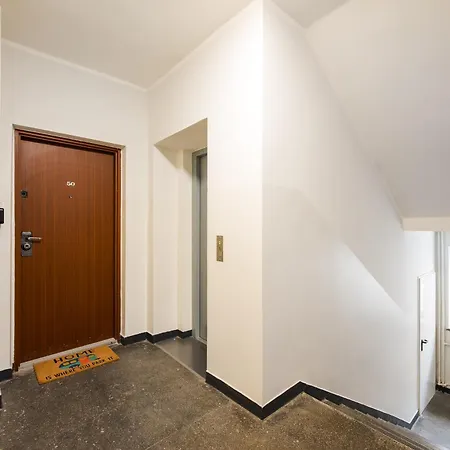 Ochota Serene By Bookinghost * Βαρσοβία